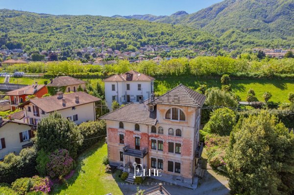 casa indipendente in vendita a Baveno