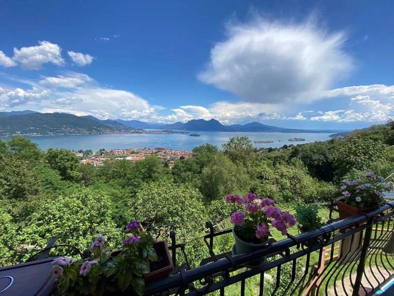 casa indipendente in vendita a Baveno