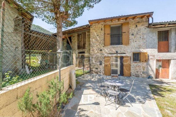 casa indipendente in vendita a Baveno in zona Feriolo