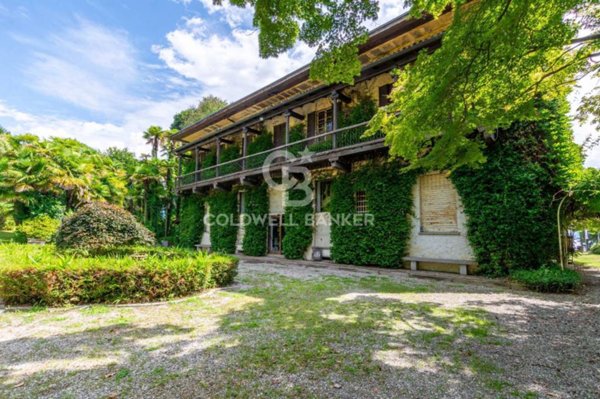 villa in vendita a Baveno in zona Loita