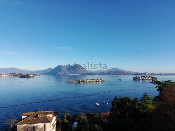 casa indipendente in vendita a Baveno