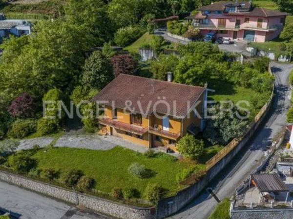 casa indipendente in vendita a Baveno in zona Romanico
