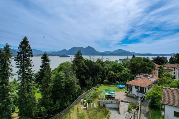 casa indipendente in vendita a Baveno in zona Romanico