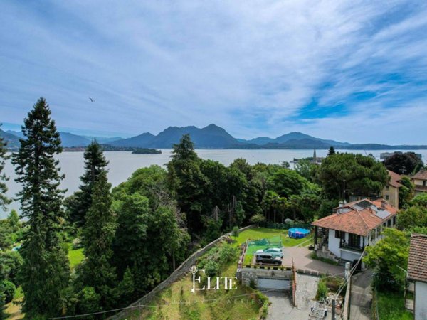 casa indipendente in vendita a Baveno in zona Romanico