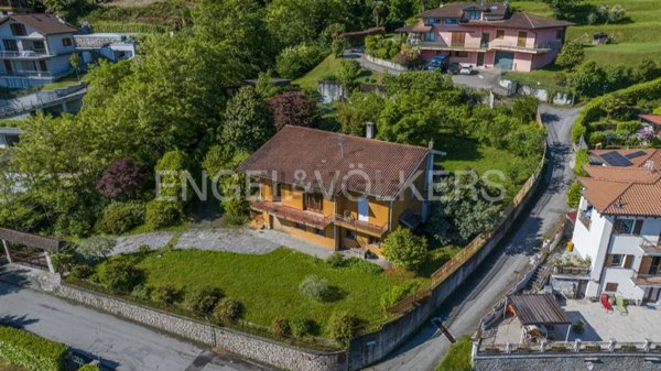 casa indipendente in vendita a Baveno in zona Romanico