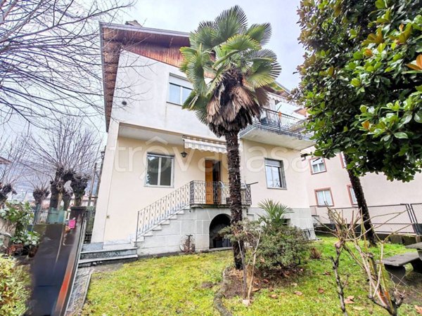 appartamento in vendita a Baveno in zona Oltrefiume