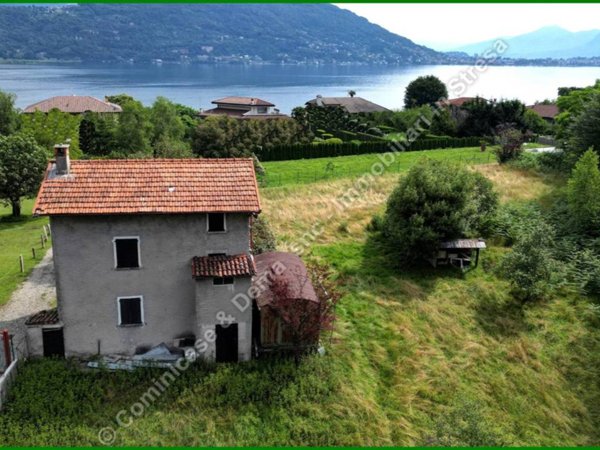 casa indipendente in vendita a Baveno in zona Feriolo