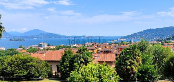 casa indipendente in vendita a Baveno in zona Feriolo