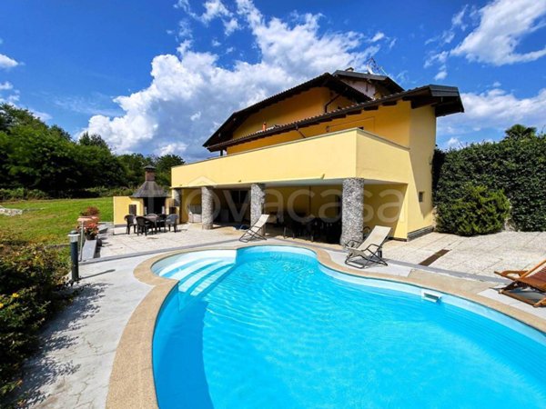 casa indipendente in vendita a Baveno in zona Feriolo