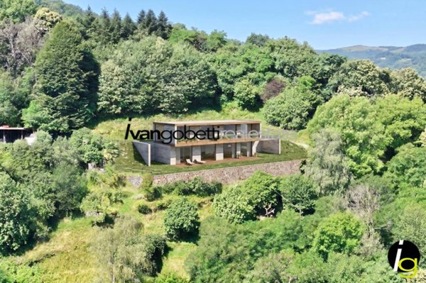 casa indipendente in vendita a Baveno