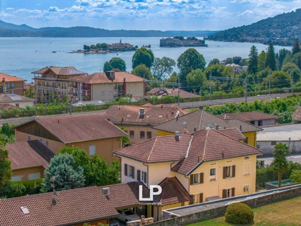 casa indipendente in vendita a Baveno in zona Romanico