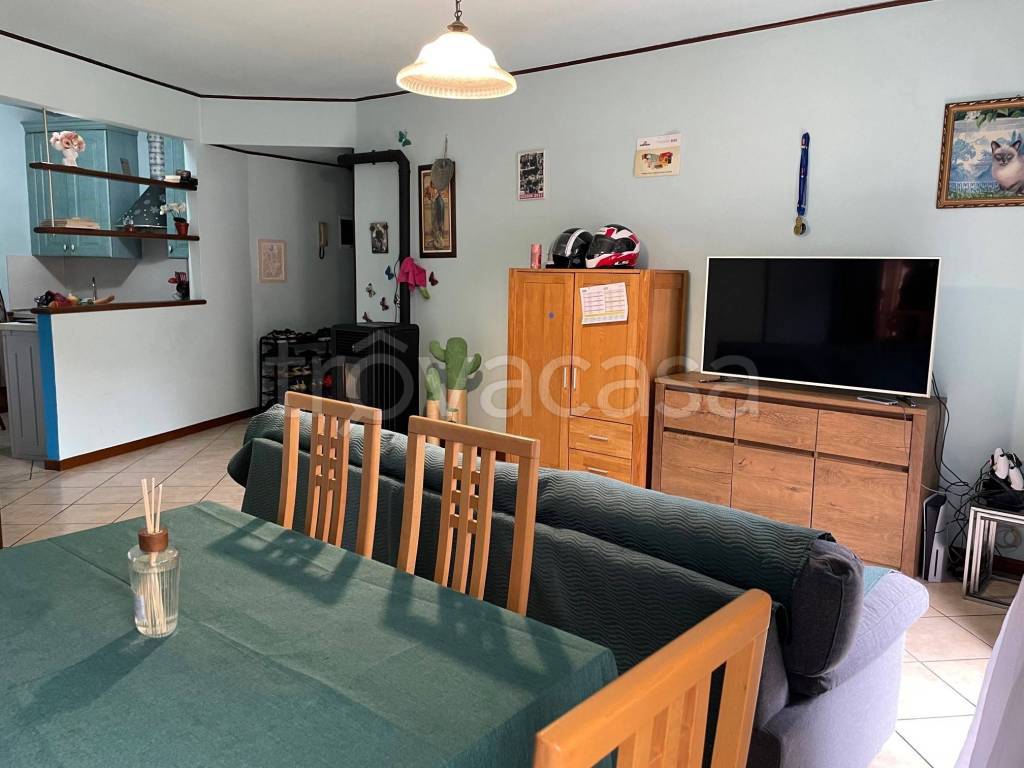 appartamento in vendita a Baveno in zona Loita