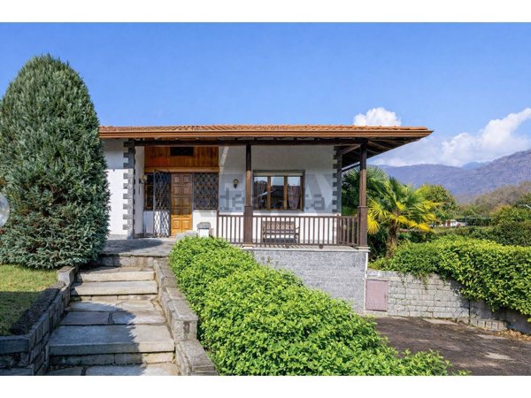 casa indipendente in vendita a Baveno in zona Feriolo