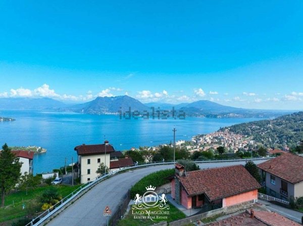 casa indipendente in vendita a Baveno in zona Loita