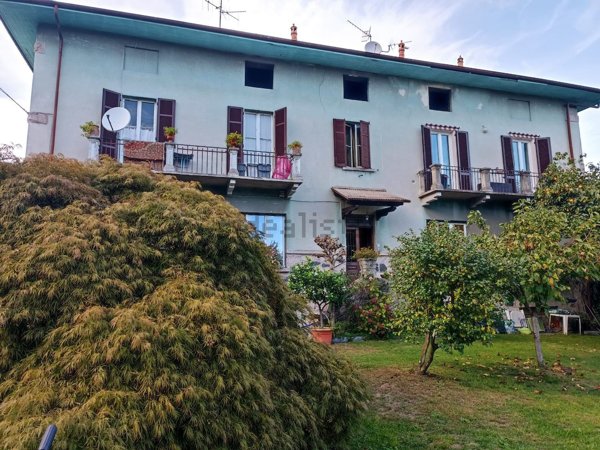 appartamento in vendita a Baveno in zona Oltrefiume