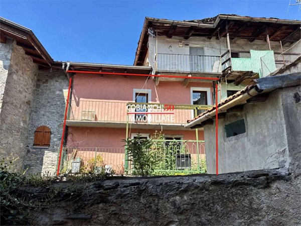 casa indipendente in vendita a Bee in zona Albagnano