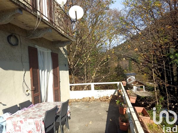 casa indipendente in vendita a Bee in zona Albagnano