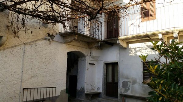 casa indipendente in vendita a Bee