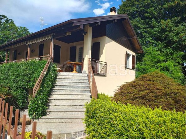 casa indipendente in vendita a Bee in zona Albagnano