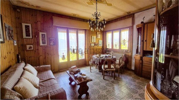 casa indipendente in vendita a Bee in zona Roncaccio