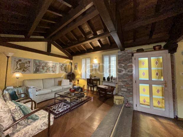 casa indipendente in vendita a Belgirate