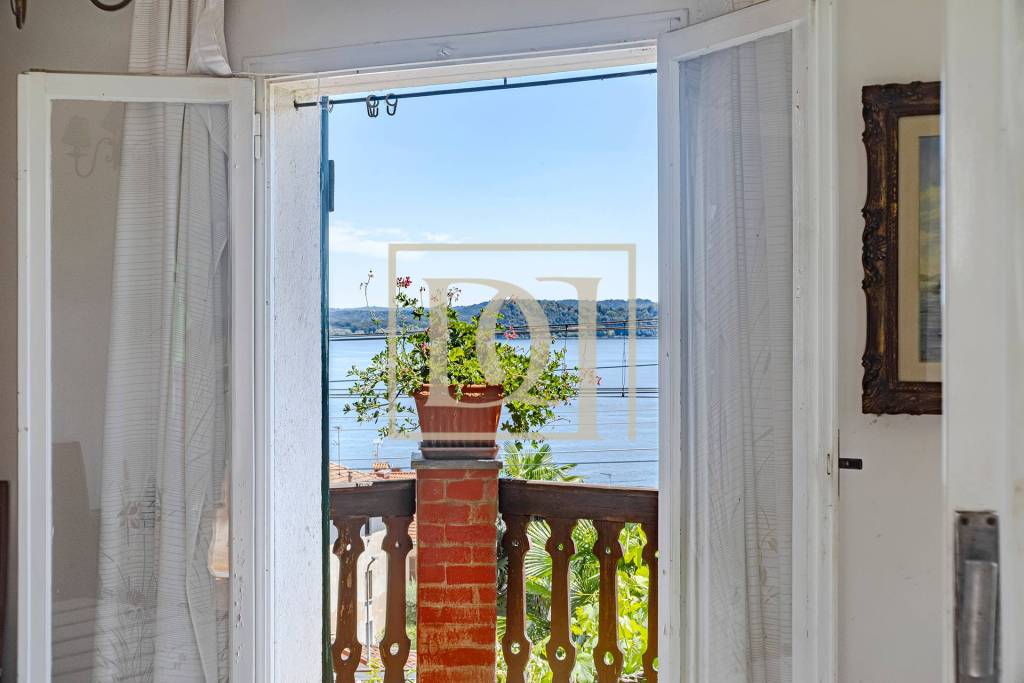 casa indipendente in vendita a Belgirate