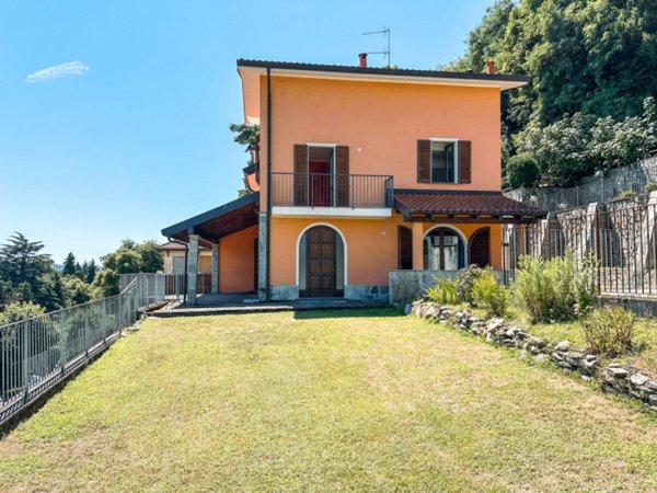 casa semindipendente in vendita a Belgirate