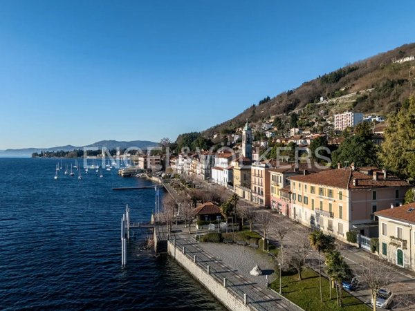 casa indipendente in vendita a Belgirate