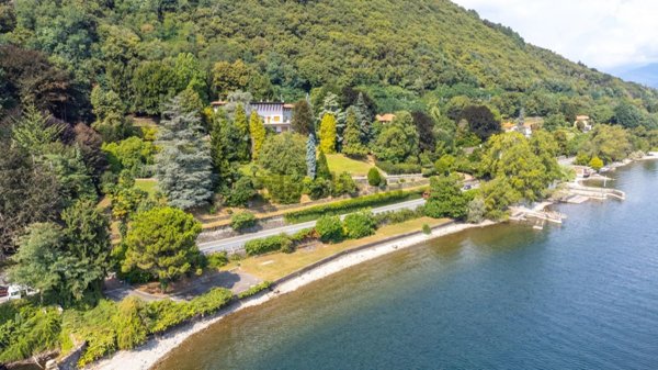 casa indipendente in vendita a Belgirate