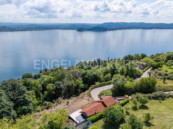 casa indipendente in vendita a Belgirate