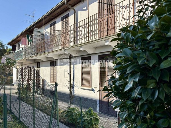 casa indipendente in vendita a Belgirate