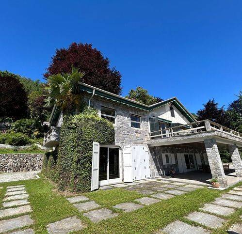 casa indipendente in vendita a Belgirate