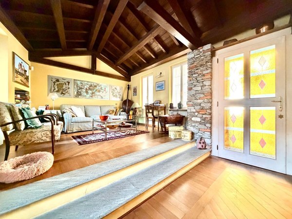 casa indipendente in vendita a Belgirate