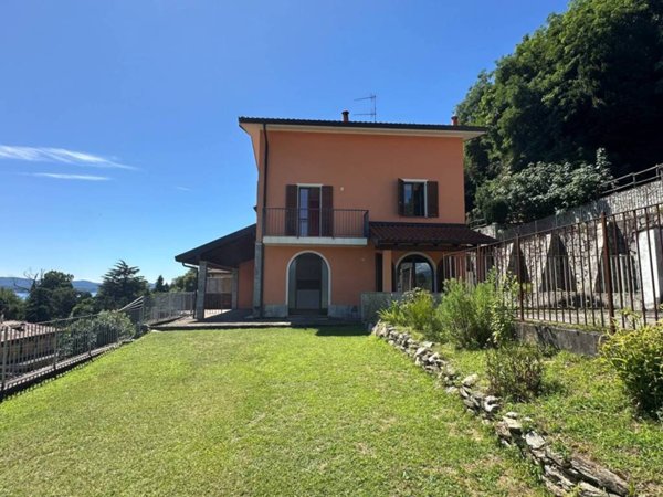 casa indipendente in vendita a Belgirate