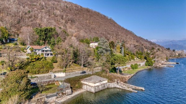 casa indipendente in vendita a Belgirate