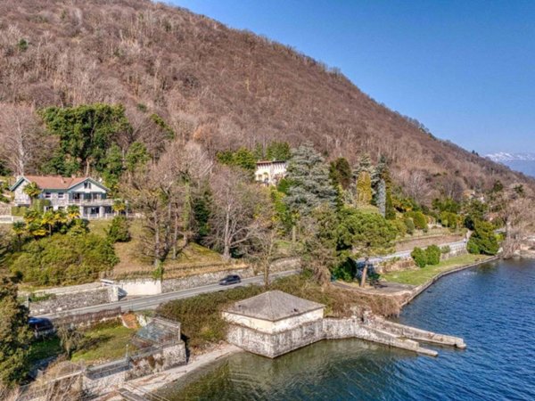 casa indipendente in vendita a Belgirate