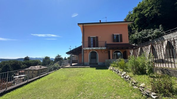 casa indipendente in vendita a Belgirate