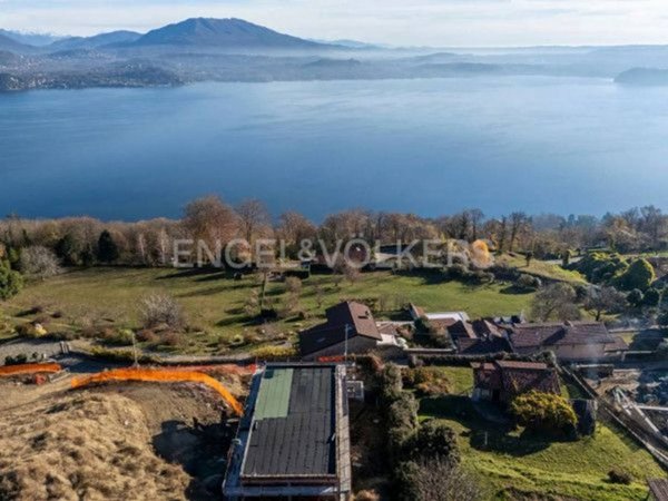 casa indipendente in vendita a Belgirate