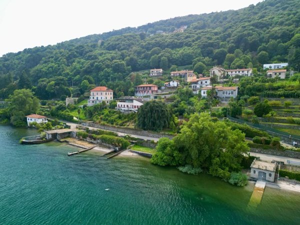 casa indipendente in vendita a Belgirate