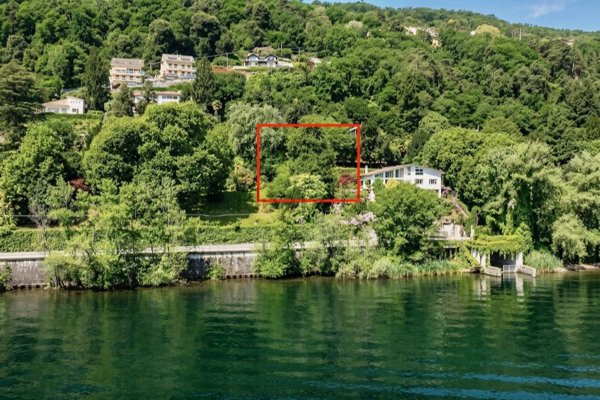 casa indipendente in vendita a Belgirate