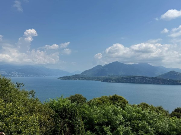 appartamento in vendita a Belgirate in zona Carcioni