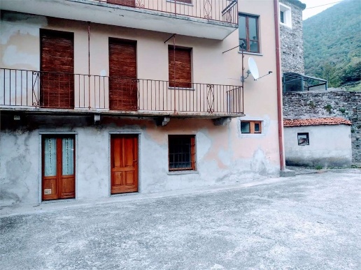 casa indipendente in vendita a Beura-Cardezza