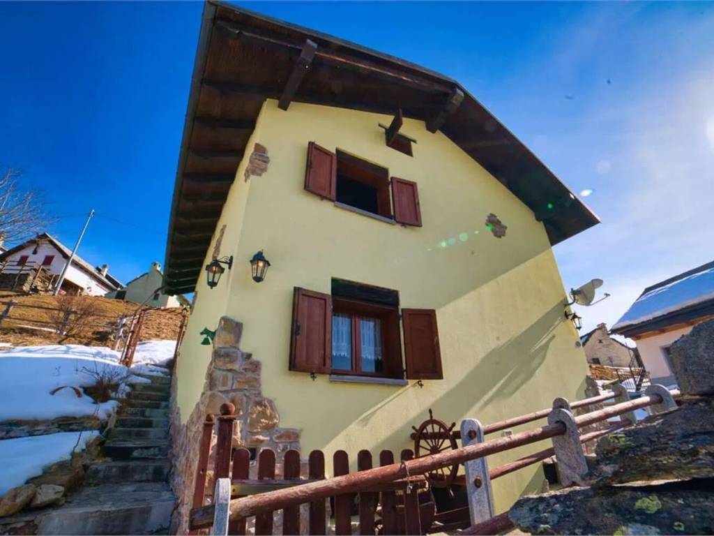 casa indipendente in vendita a Bognanco