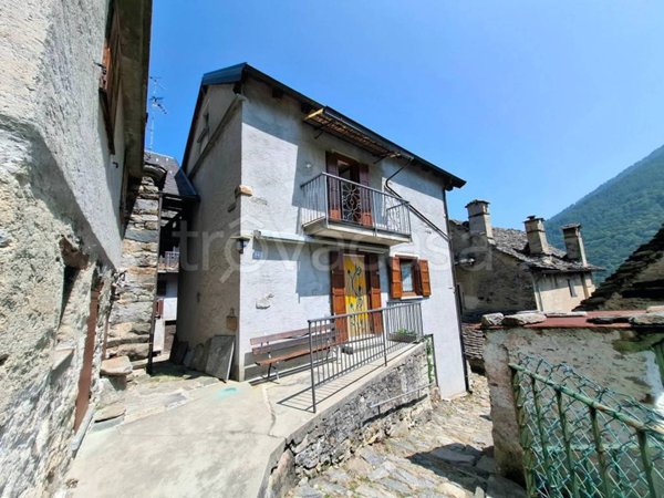 casa indipendente in vendita a Bognanco