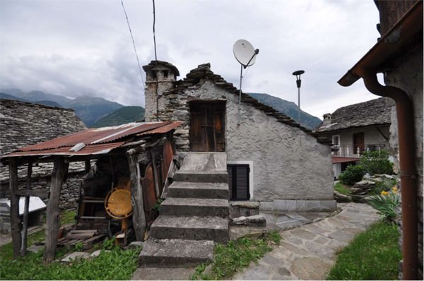 casa semindipendente in vendita a Bognanco