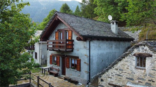 casa indipendente in vendita a Bognanco