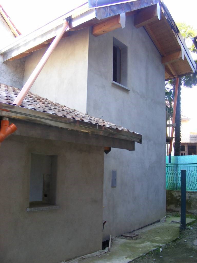 casa indipendente in vendita a Brovello-Carpugnino in zona Brovello