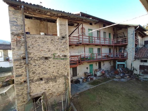casa indipendente in vendita a Brovello-Carpugnino in zona Carpugnino