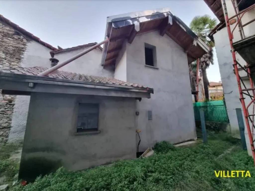 intera palazzina in vendita a Brovello-Carpugnino in zona Brovello