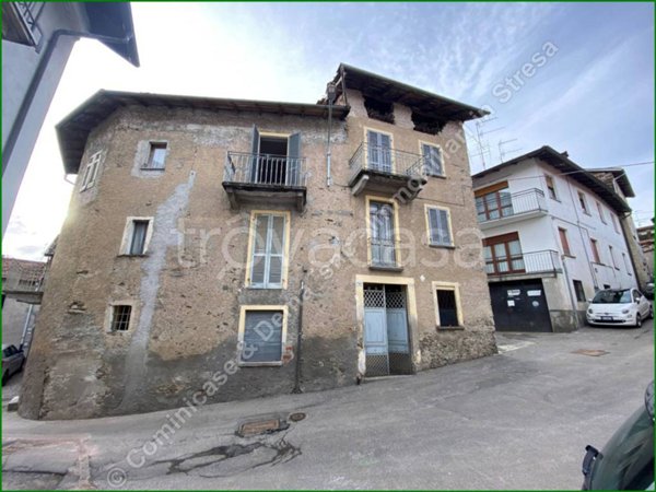 casa indipendente in vendita a Brovello-Carpugnino in zona Brovello